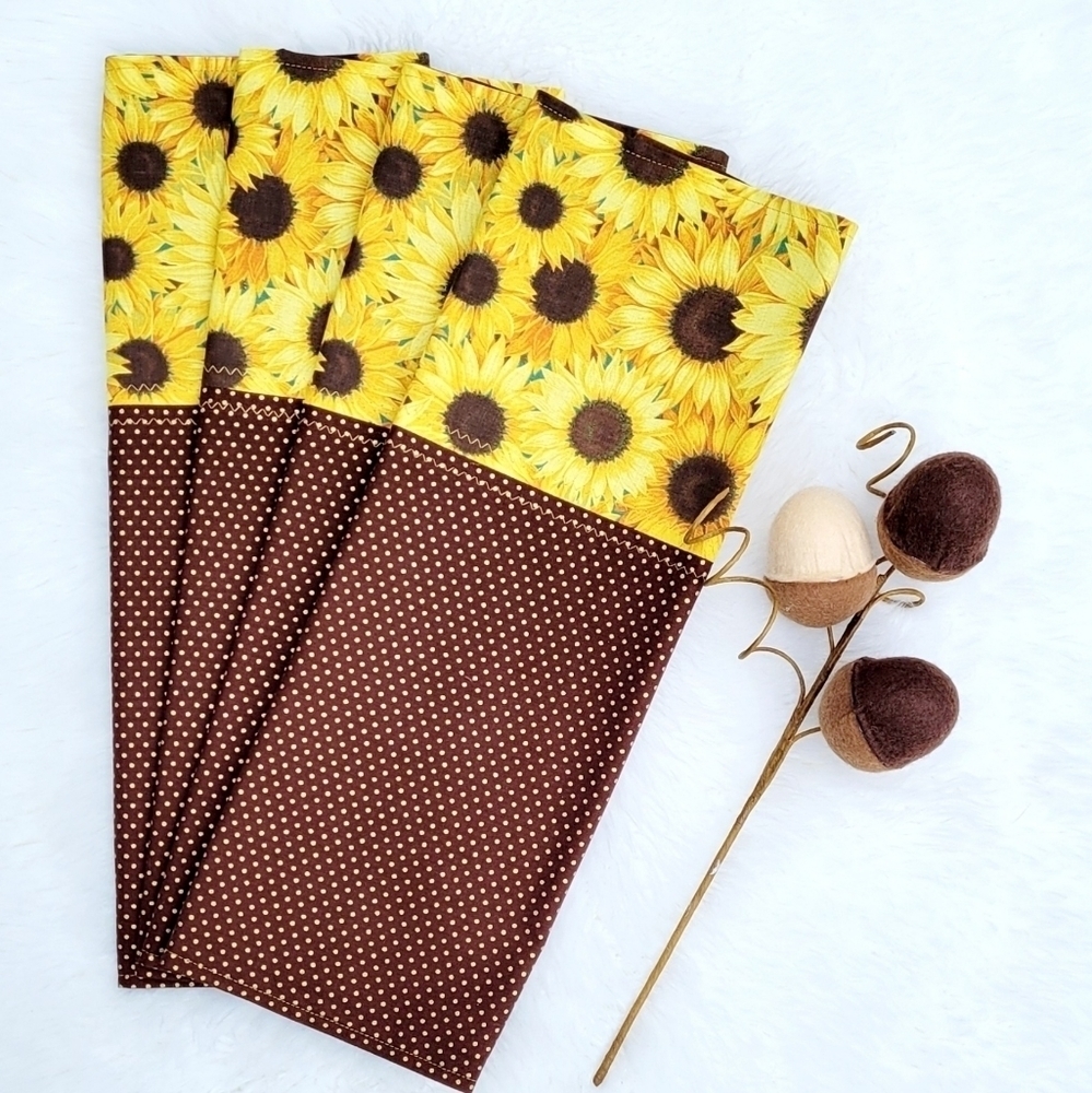 Set of 4 Sunflower dinner napkins NEW